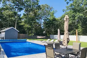 94 E Bay Ave, Hampton Bays, NY 11946 - Photo 16