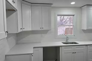 104-49 209th St, Queens Village, NY 11429 - Photo 4