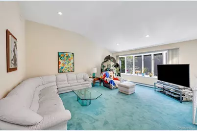 9 Quincy Lane, Smithtown, NY 11787 - Photo 6