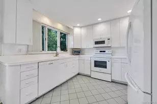 9 Quincy Ln, Smithtown, NY 11787 - Photo 16