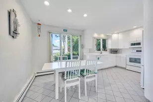 9 Quincy Ln, Smithtown, NY 11787 - Photo 12