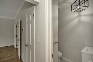 22 Duke Of Gloucest, Manhasset, NY 11030 - Photo 32