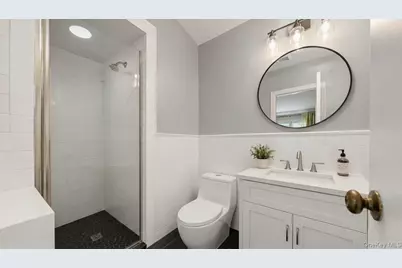 50 Wilmot Road, New Rochelle, NY 10804 - Photo 12