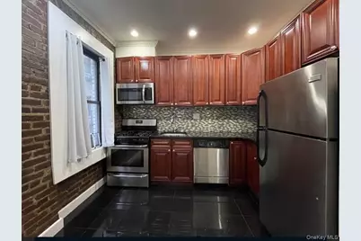 2106 35 #C3, Astoria, NY 11102 - Photo 2