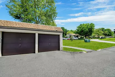 51 Jefferson Oval #E, Yorktown Heights, NY 10598 - Photo 16
