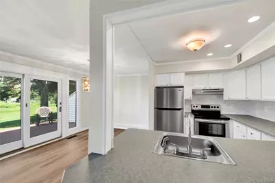 51 Jefferson Oval #E, Yorktown Heights, NY 10598 - Photo 12