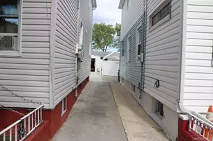 129-27 135th Pl, Ozone Park, NY 11420 - Photo 4