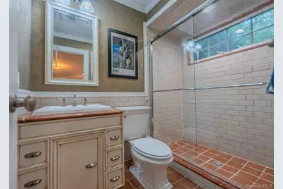 20 Astro Place, Dix Hills, NY 11746 - Photo 32