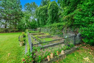 20 Astro Place, Dix Hills, NY 11746 - Photo 44
