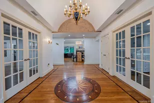20 Astro Pl, Dix Hills, NY 11746 - Photo 4