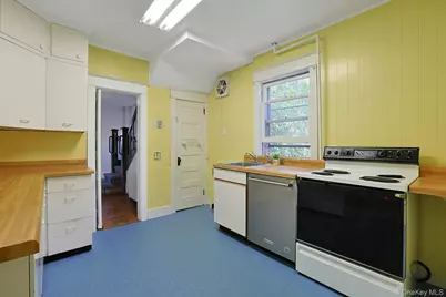 37 Orchard Street, Pleasantville, NY 10570 - Photo 12