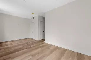 910 E 226th St, Bronx, NY 10466 - Photo 12