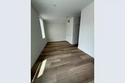910 E 226th Street, Bronx, NY 10466 - Photo 6