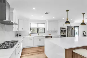 8 Allison Dr, Old Bethpage, NY 11804 - Photo 16