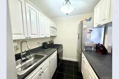 1 Aspen Court #1A, Coram, NY 11727 - Photo 2