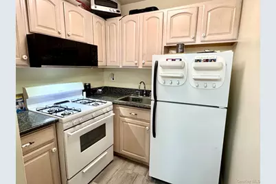18 Navajo Court #18, Coram, NY 11727 - Photo 2