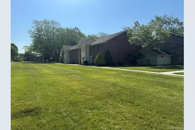 18 Navajo Court #18, Coram, NY 11727 - Photo 8