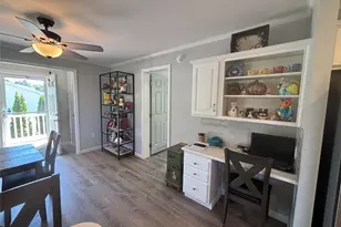 1661 Old Country, Riverhead, NY 11901 - Photo 18