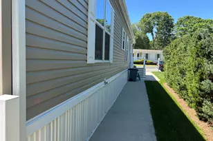 1661 Old Country, Riverhead, NY 11901 - Photo 32