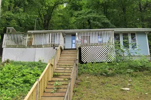 27 Lake Claire Dr, Middletown, NY 10940 - Photo 2