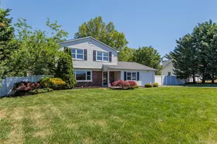 29 Segatogue Ln, South Setauket, NY 11720 - Photo 2
