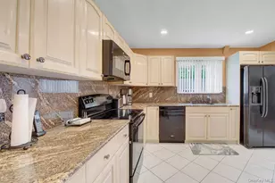 1662 Sherbourne Rd, Valley Stream, NY 11580 - Photo 14