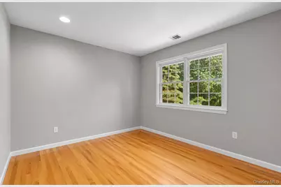 2211 Crompond Road, Yorktown Heights, NY 10598 - Photo 18