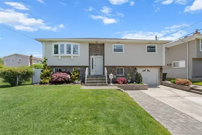 257 Cadman Avenue, Babylon, NY 11702 - Photo 1