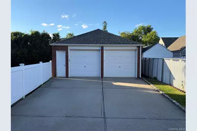 1054 Tulip Avenue, Franklin Square, NY 11010 - Photo 14