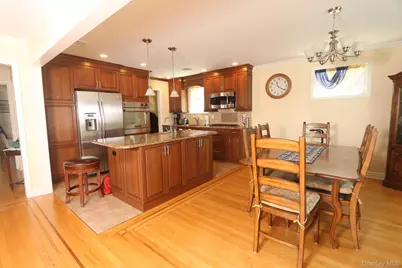 1054 Tulip Avenue, Franklin Square, NY 11010 - Photo 6