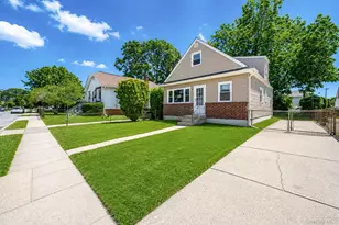 124 Washington Ave, Valley Stream, NY 11580 - Photo 2