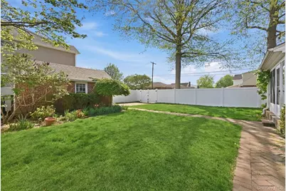 168 Latham Road, Mineola, NY 11501 - Photo 12