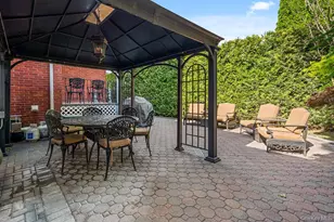 4 Point Crescent, Whitestone, NY 11357 - Photo 30