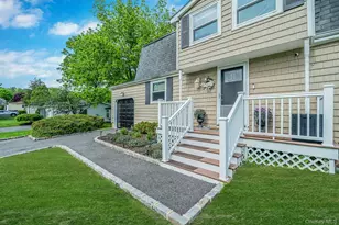 43 College Dr, Stony Brook, NY 11790 - Photo 2