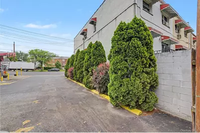 1010 E 233rd Street, Bronx, NY 10466 - Photo 32