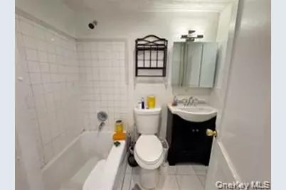 85-16 Little Neck Pkwy #1FL, Floral Park, NY 11001 - Photo 6