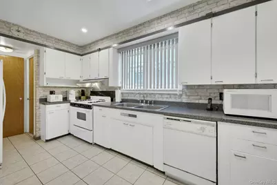 1277 Stadium Avenue, Bronx, NY 10465 - Photo 10