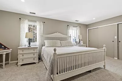 100 Baker Court #22, Island Park, NY 11558 - Photo 16