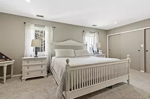 100 Baker Ct, Island Park, NY 11558 - Photo 16