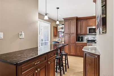 100 Baker Court #22, Island Park, NY 11558 - Photo 4