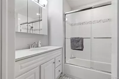 100 Baker Court #22, Island Park, NY 11558 - Photo 18