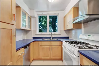 1945 Paulding Avenue, Bronx, NY 10462 - Photo 8