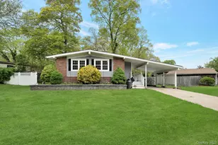 34 Cheryl Dr, Ronkonkoma, NY 11779 - Photo 2