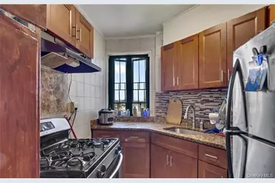 1970 E Tremont Avenue #9D, Bronx, NY 10462 - Photo 4