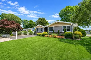 2 Pueblo Ct, Sayville, NY 11782 - Photo 6