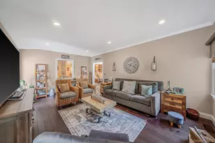 2 Pueblo Ct, Sayville, NY 11782 - Photo 20