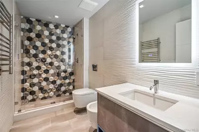 23 Estates Terrace N, Manhasset, NY 11030 - Photo 20