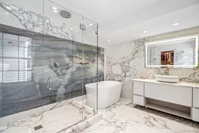 23 Estates Terrace N, Manhasset, NY 11030 - Photo 18