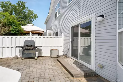 5 Robert Lane #5, Middle Island, NY 11953 - Photo 4