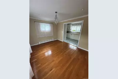 5 Ashwood Road, Port Washington, NY 11050 - Photo 4